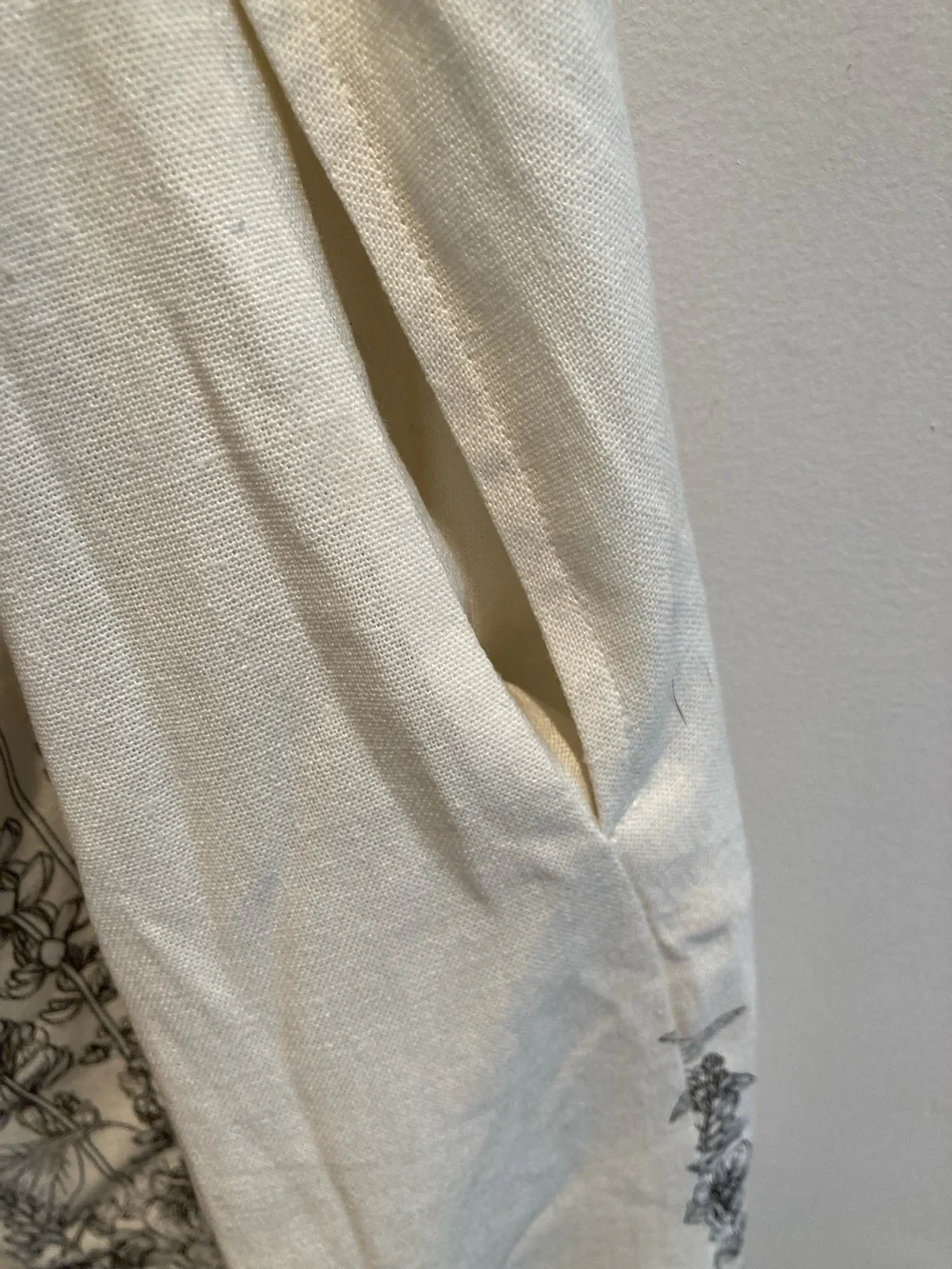 MAX STUDIO, LONDON Boho Cream Maxi Skirt with Black Botanical Print.   Elastic